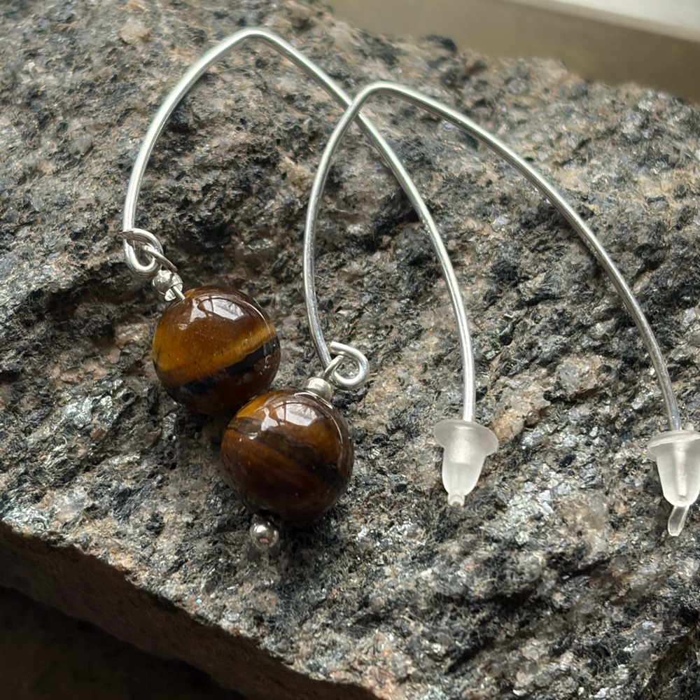 Silver and Brown Women's Necklace with Beads